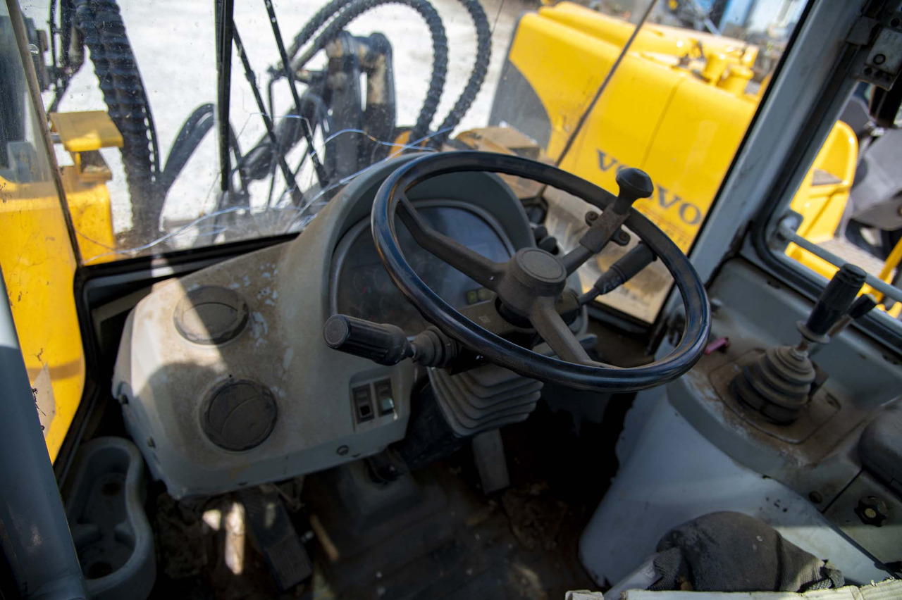 Ελαστιχοφόρος φορτωτής HYUNDAI HL740TM-7 for parts: φωτογραφία 27