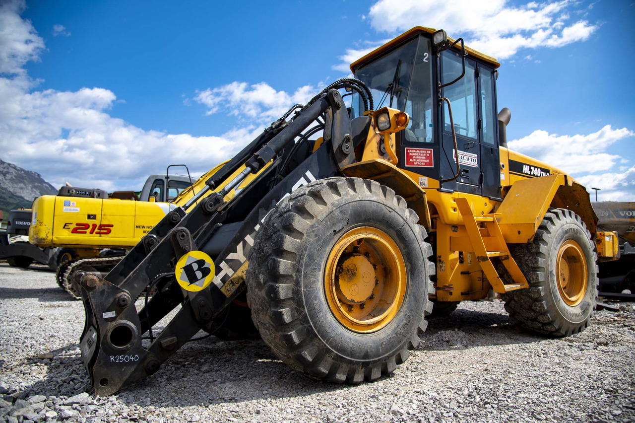 HYUNDAI HL740TM-7 for parts - Ελαστιχοφόρος φορτωτής: φωτογραφία 1 HYUNDAI HL740TM-7 for parts - Ελαστιχοφόρος φορτωτής: φωτογραφία 1