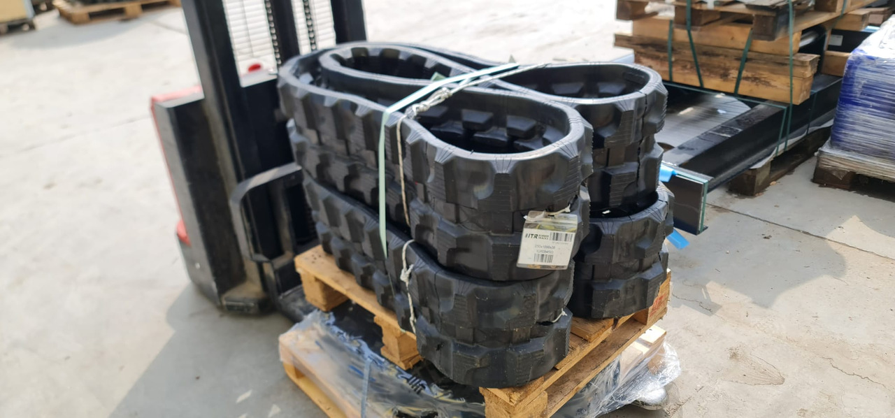 ITR 250x109x38W - Ερπύστρια για Κατασκευή μηχανήματα: φωτογραφία 1 ITR 250x109x38W - Ερπύστρια για Κατασκευή μηχανήματα: φωτογραφία 1
