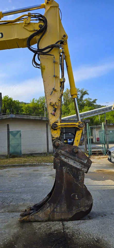 Ερπυστριοφόρος εκσκαφέας New Holland Kobelco E150B: φωτογραφία 13