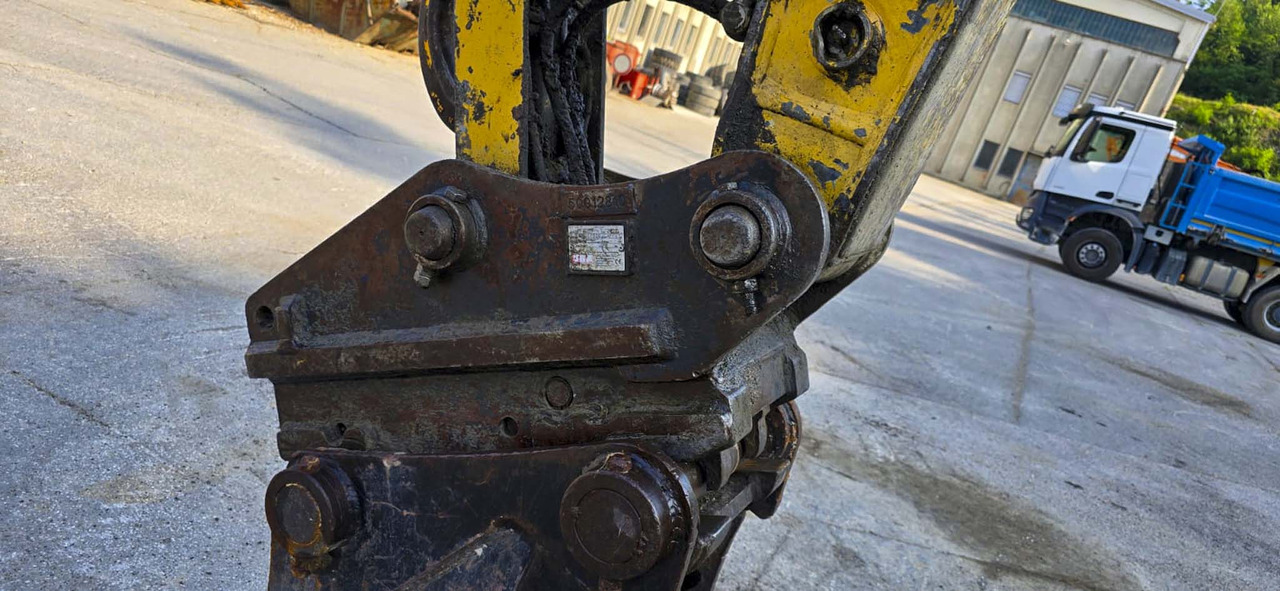 Ερπυστριοφόρος εκσκαφέας New Holland Kobelco E150B: φωτογραφία 15