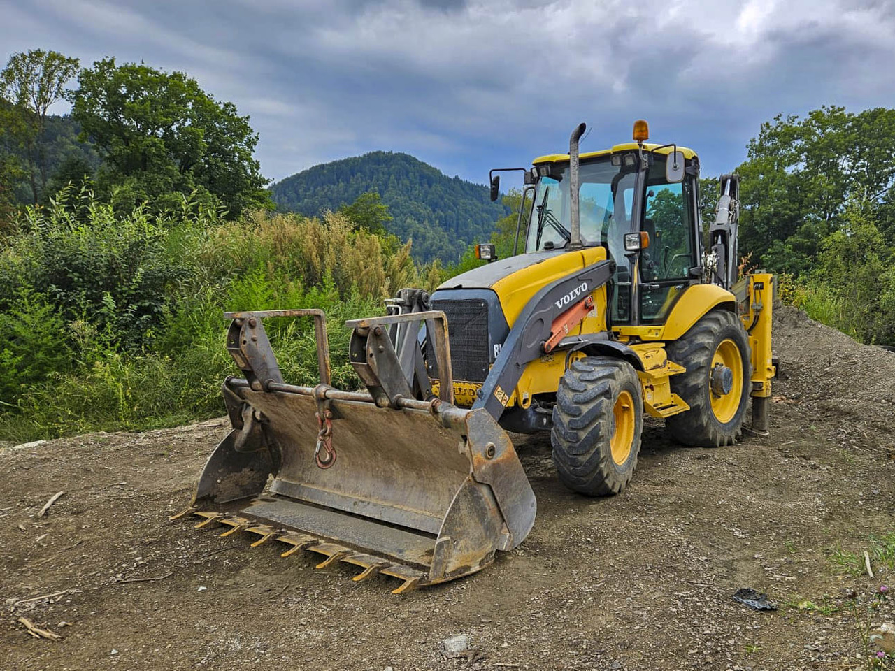 VOLVO BL71 - Φορτωτής εκσκαφέας: φωτογραφία 1 VOLVO BL71 - Φορτωτής εκσκαφέας: φωτογραφία 1