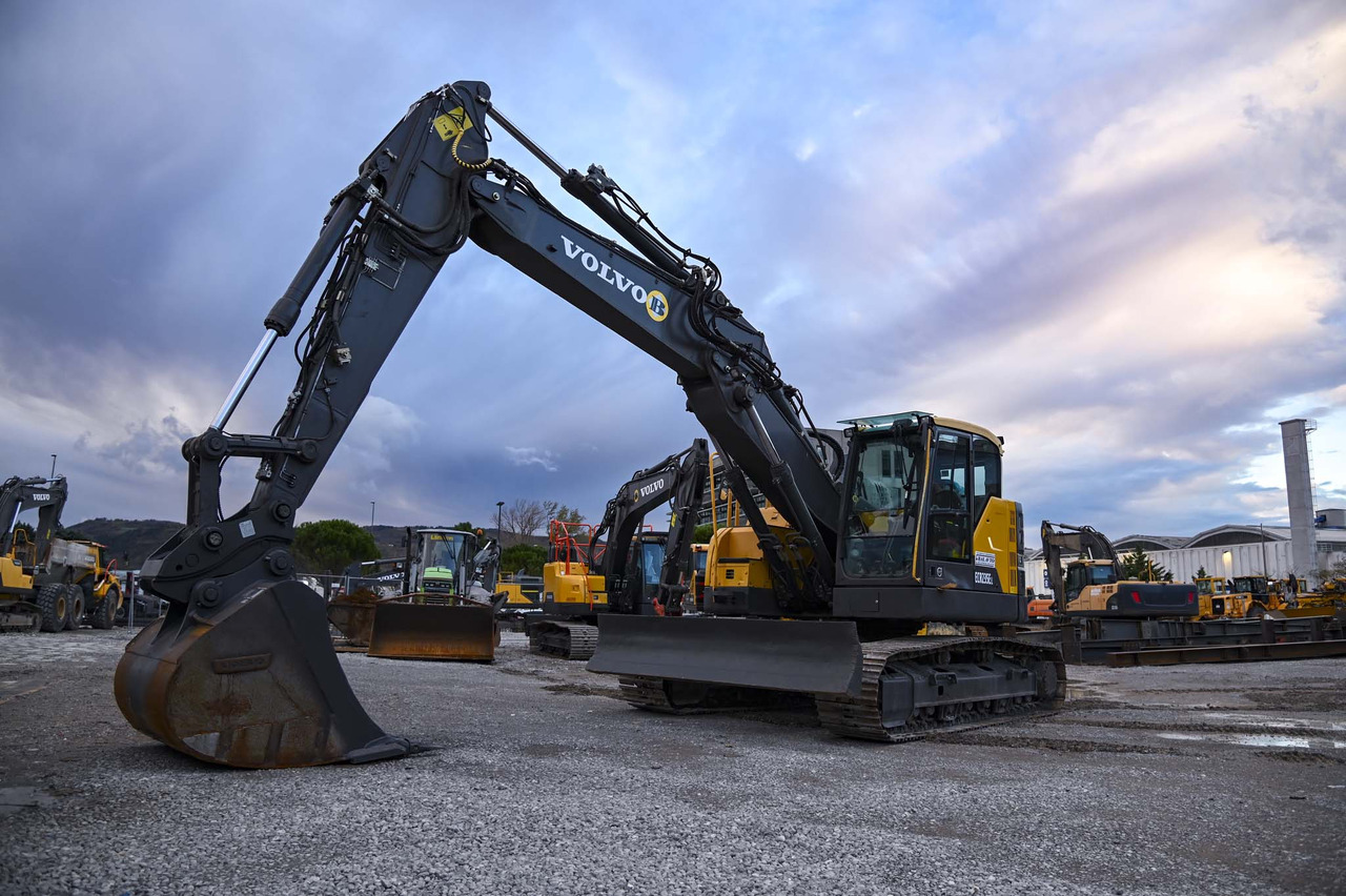 VOLVO ECR235EL - Ερπυστριοφόρος εκσκαφέας: φωτογραφία 1 VOLVO ECR235EL - Ερπυστριοφόρος εκσκαφέας: φωτογραφία 1