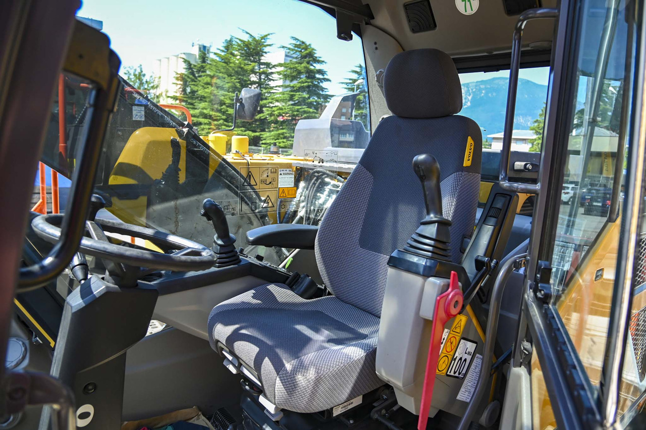 Ελαστιχοφόρος φορτωτής VOLVO EWR150E: φωτογραφία 46 Ελαστιχοφόρος φορτωτής VOLVO EWR150E: φωτογραφία 46