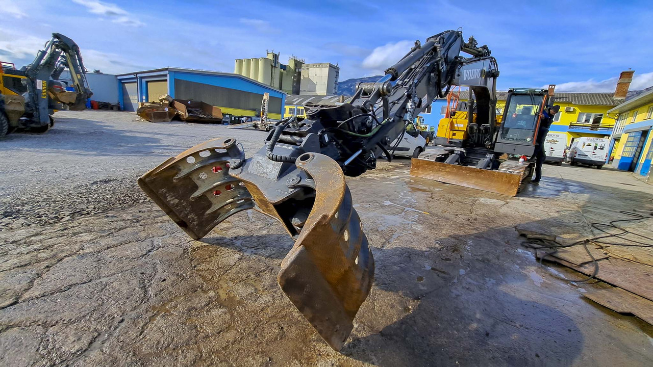 Volvo ECR235EL - Ερπυστριοφόρος εκσκαφέας: φωτογραφία 2 Volvo ECR235EL - Ερπυστριοφόρος εκσκαφέας: φωτογραφία 2