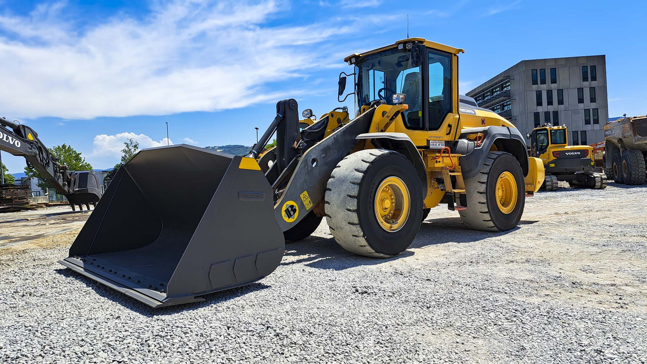 Volvo L120H - Ελαστιχοφόρος φορτωτής: φωτογραφία 1 Volvo L120H - Ελαστιχοφόρος φορτωτής: φωτογραφία 1