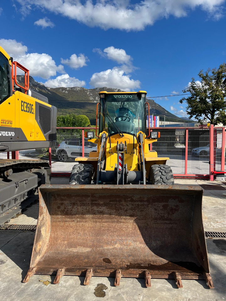 Volvo L35B - Ελαστιχοφόρος φορτωτής: φωτογραφία 1 Volvo L35B - Ελαστιχοφόρος φορτωτής: φωτογραφία 1