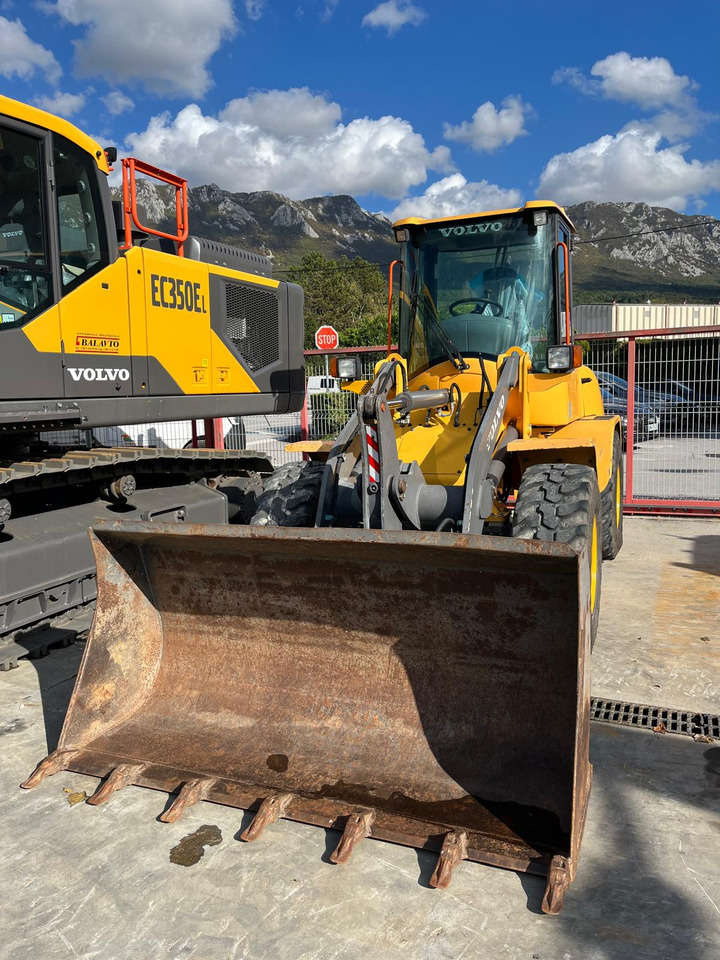 Volvo L35B - Ελαστιχοφόρος φορτωτής: φωτογραφία 2 Volvo L35B - Ελαστιχοφόρος φορτωτής: φωτογραφία 2