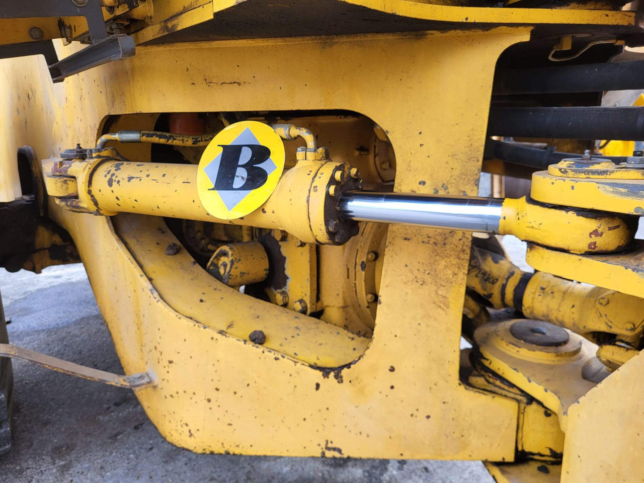 Volvo hydraulic cylinder - Υδραυλικός κύλινδρος για Φορτωτής: φωτογραφία 1 Volvo hydraulic cylinder - Υδραυλικός κύλινδρος για Φορτωτής: φωτογραφία 1