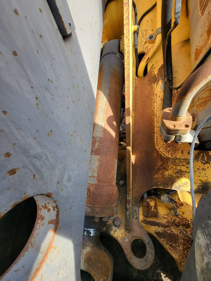 Volvo lifting hydraulic cylinder - Υδραυλικός κύλινδρος για Ελαστιχοφόρος φορτωτής: φωτογραφία 2 Volvo lifting hydraulic cylinder - Υδραυλικός κύλινδρος για Ελαστιχοφόρος φορτωτής: φωτογραφία 2