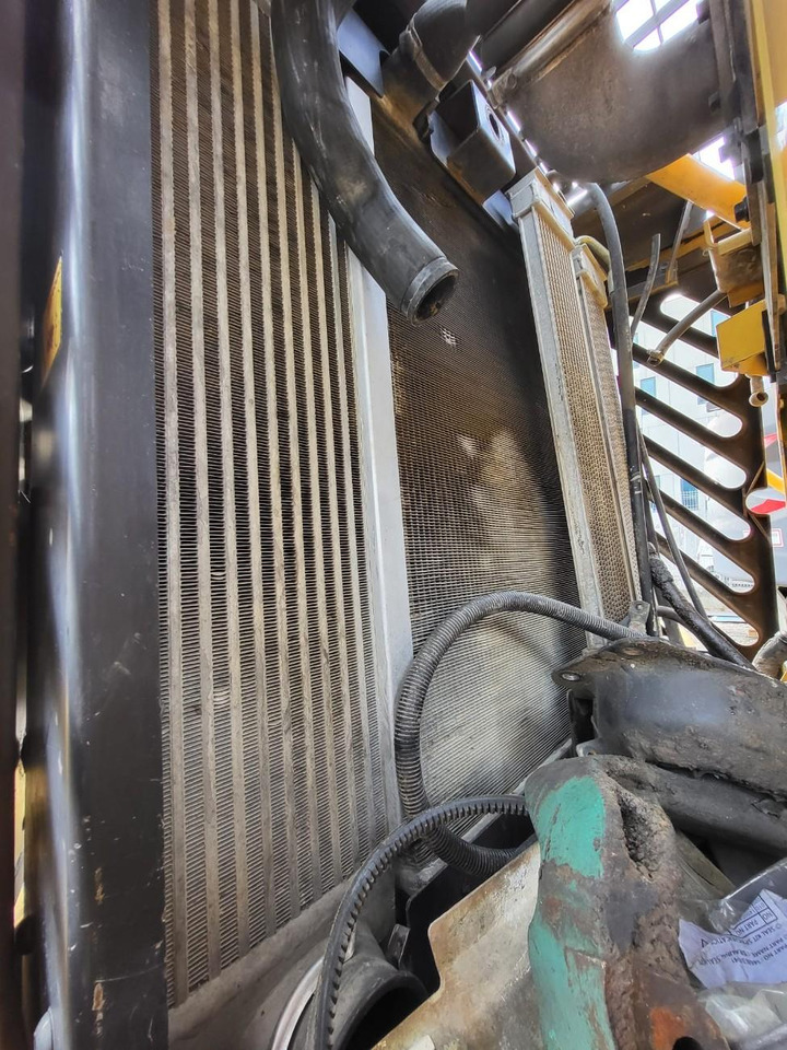 Volvo radiator - Ψυγείο αυτοκίνητο για Φορτωτής: φωτογραφία 2 Volvo radiator - Ψυγείο αυτοκίνητο για Φορτωτής: φωτογραφία 2