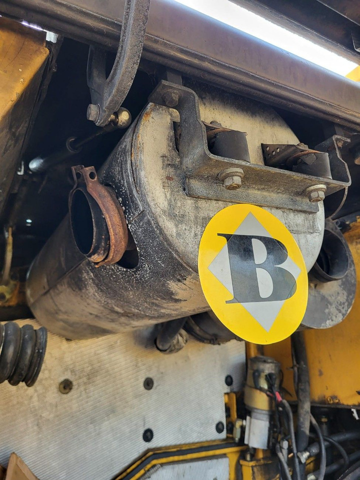 Volvo silencer - Ανταλλακτικό για Φορτωτής: φωτογραφία 1 Volvo silencer - Ανταλλακτικό για Φορτωτής: φωτογραφία 1