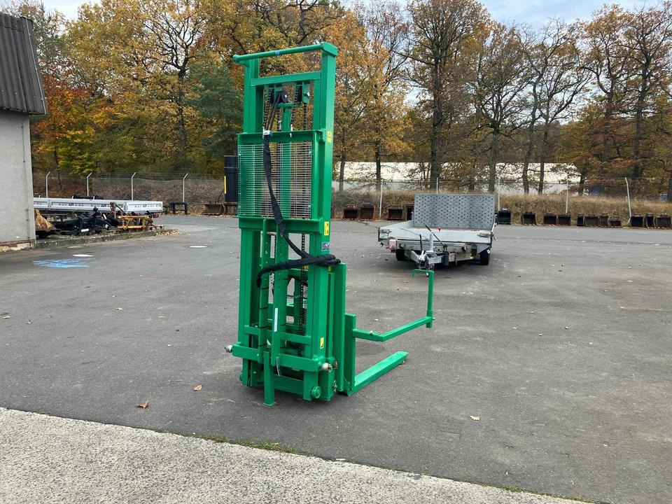 Heckstapler Dreipunkt mit Kistendrehgerät - Πιρούνες: φωτογραφία 2 Heckstapler Dreipunkt mit Kistendrehgerät - Πιρούνες: φωτογραφία 2