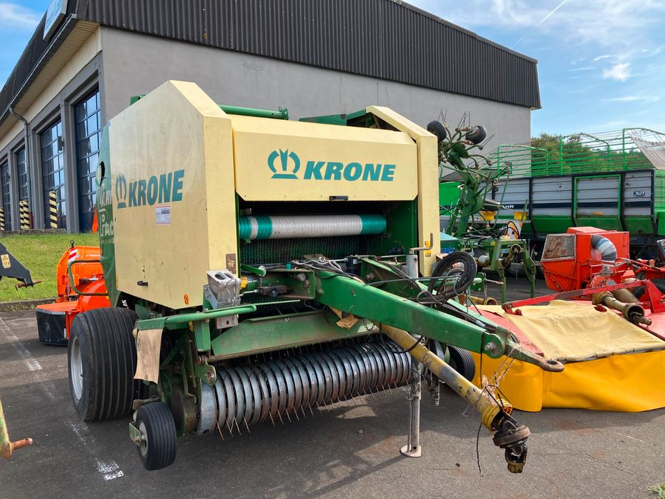 Krone Rundballenpresse VP 1500 MC Schneidwerk Netzbindung - Χορτοδετική μηχανή στρόγγυλης μπάλας: φωτογραφία 1 Krone Rundballenpresse VP 1500 MC Schneidwerk Netzbindung - Χορτοδετική μηχανή στρόγγυλης μπάλας: φωτογραφία 1