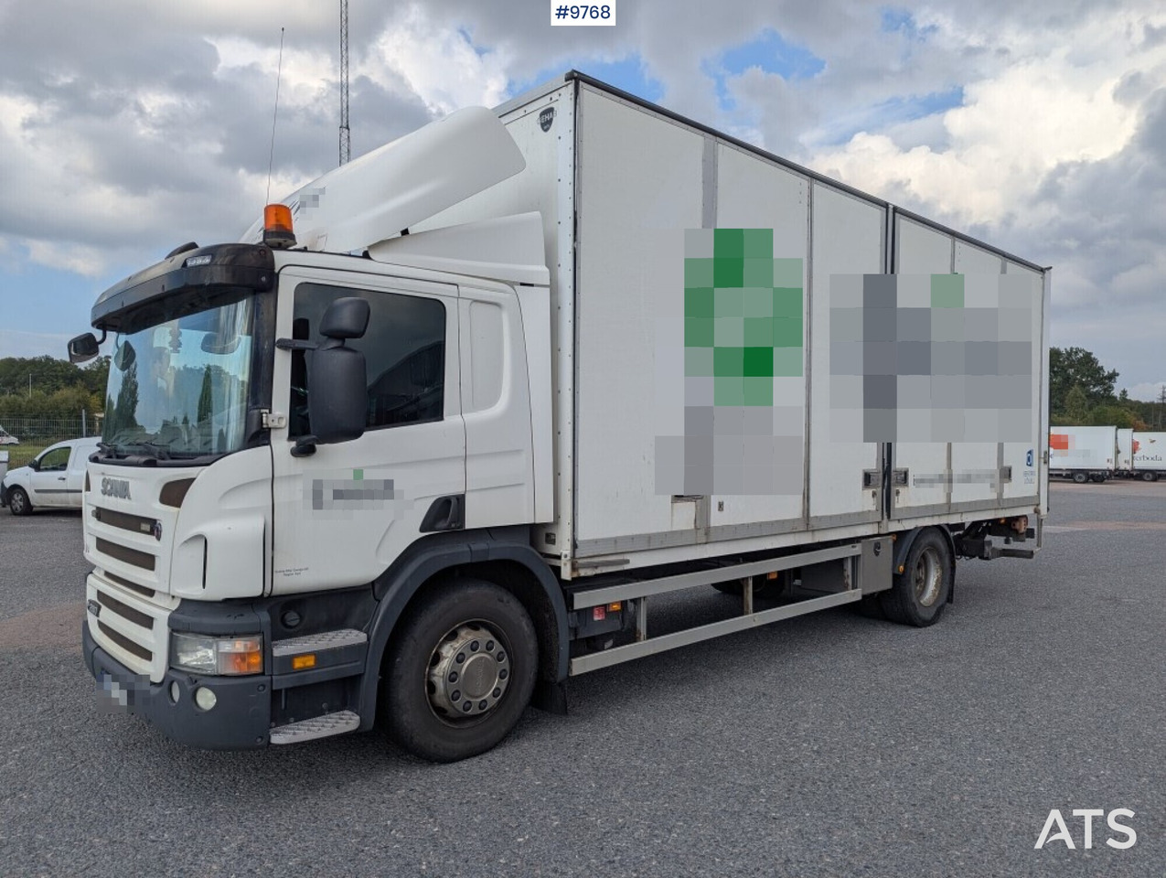 Box Truck Scania P280 4X2 with tail lift - Φορτηγό κόφα: φωτογραφία 1 Box Truck Scania P280 4X2 with tail lift - Φορτηγό κόφα: φωτογραφία 1