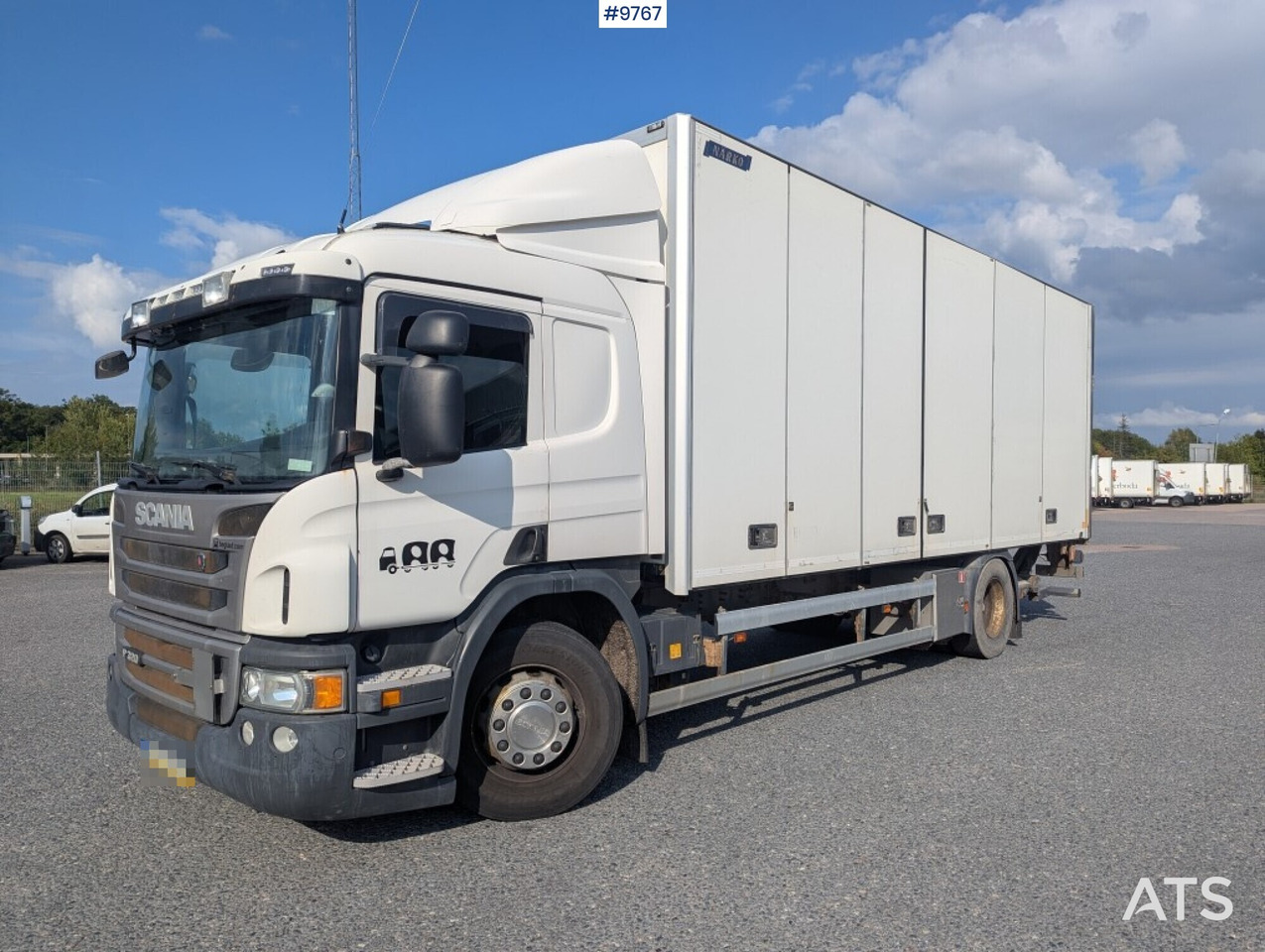 Box Truck Scania P320 4X2 with tail lift - Φορτηγό κόφα: φωτογραφία 1 Box Truck Scania P320 4X2 with tail lift - Φορτηγό κόφα: φωτογραφία 1