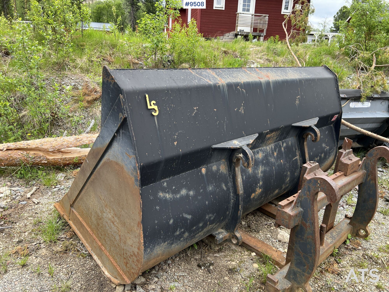 Bucket with Large BM - Κουβάς για φορτωτή: φωτογραφία 3 Bucket with Large BM - Κουβάς για φορτωτή: φωτογραφία 3