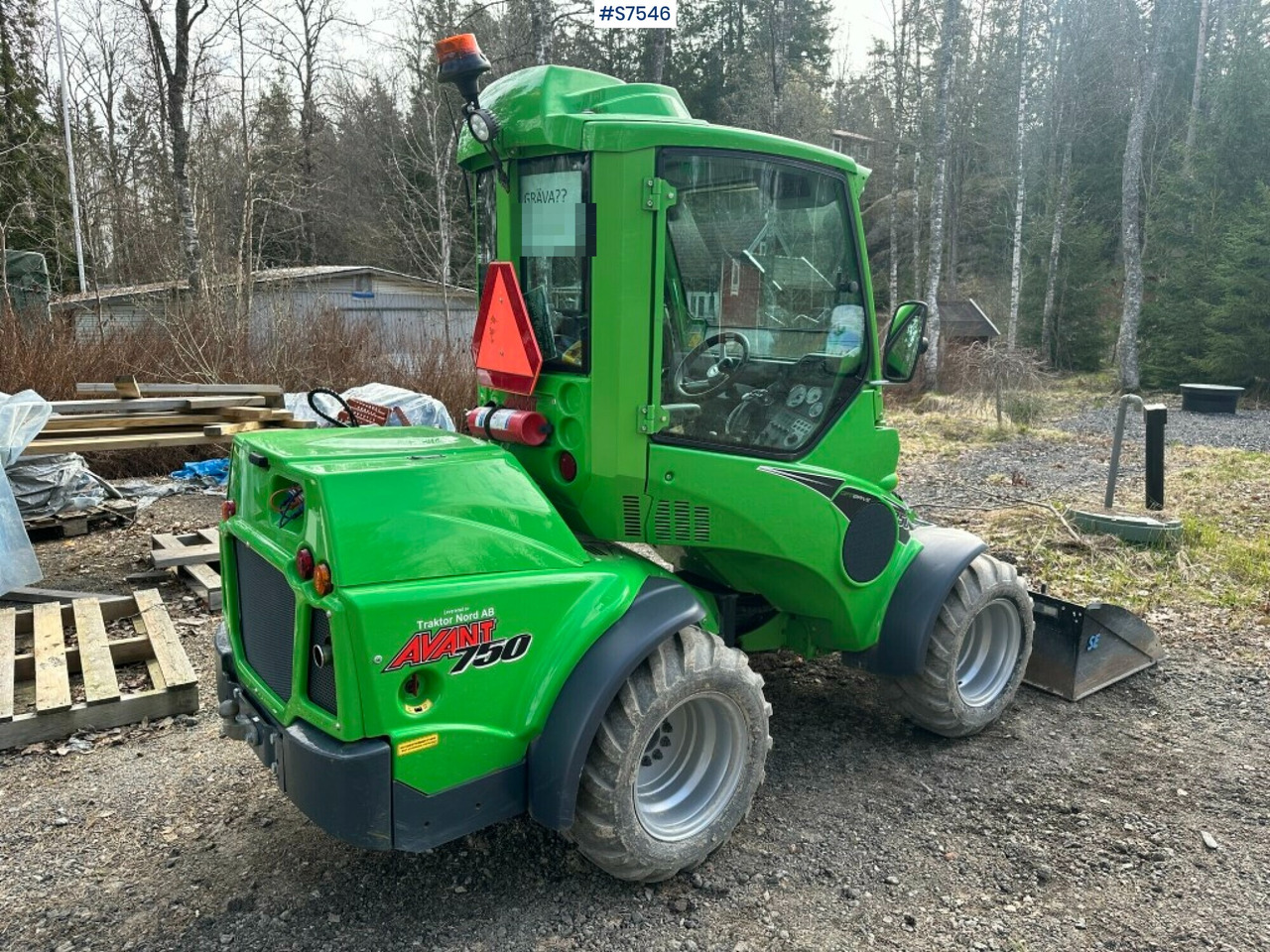 COMPACT LOADER, AVANT 750, WITH MANY TOOLS (SEE VIDEO) - Σπαστός φορτωτής: φωτογραφία 5 COMPACT LOADER, AVANT 750, WITH MANY TOOLS (SEE VIDEO) - Σπαστός φορτωτής: φωτογραφία 5