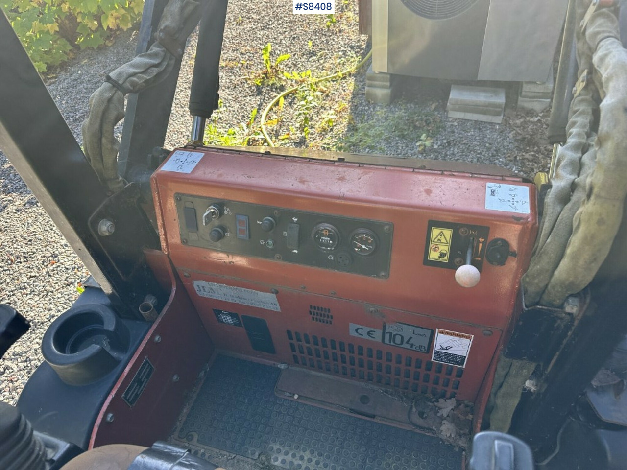 Ditch witch XT850 with Front loader and Backhoe attachment - Ερπυστριοφόρος μικρός φορτωτής: φωτογραφία 5 Ditch witch XT850 with Front loader and Backhoe attachment - Ερπυστριοφόρος μικρός φορτωτής: φωτογραφία 5