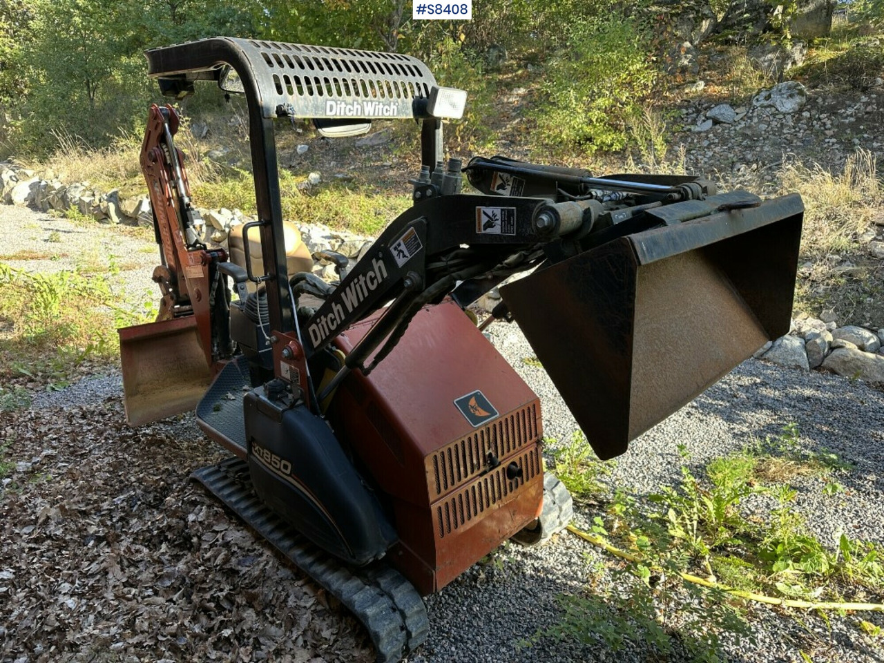 Ditch witch XT850 with Front loader and Backhoe attachment - Ερπυστριοφόρος μικρός φορτωτής: φωτογραφία 2 Ditch witch XT850 with Front loader and Backhoe attachment - Ερπυστριοφόρος μικρός φορτωτής: φωτογραφία 2
