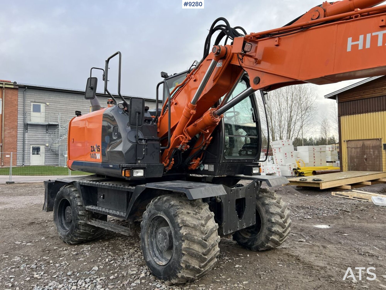 Hitachi ZX 140 W-5B wheeled excavator with gears (VIDEO) - Τροχοφόρος εκσκαφέας: φωτογραφία 5 Hitachi ZX 140 W-5B wheeled excavator with gears (VIDEO) - Τροχοφόρος εκσκαφέας: φωτογραφία 5