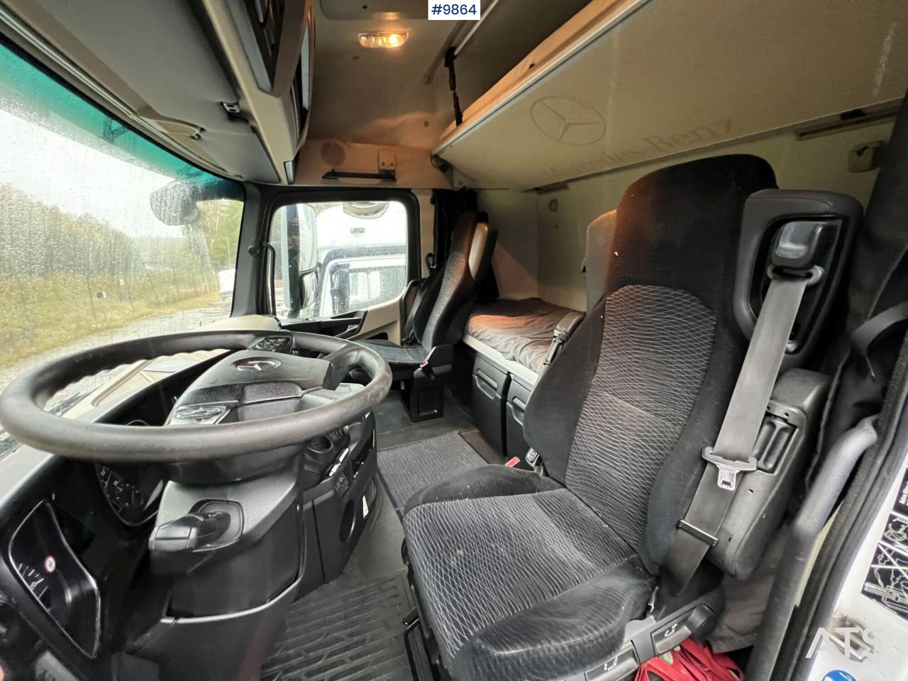 MERCEDES-BENZ ACTROS 963-0-A Box truck with tail lift - Φορτηγό κόφα: φωτογραφία 5 MERCEDES-BENZ ACTROS 963-0-A Box truck with tail lift - Φορτηγό κόφα: φωτογραφία 5