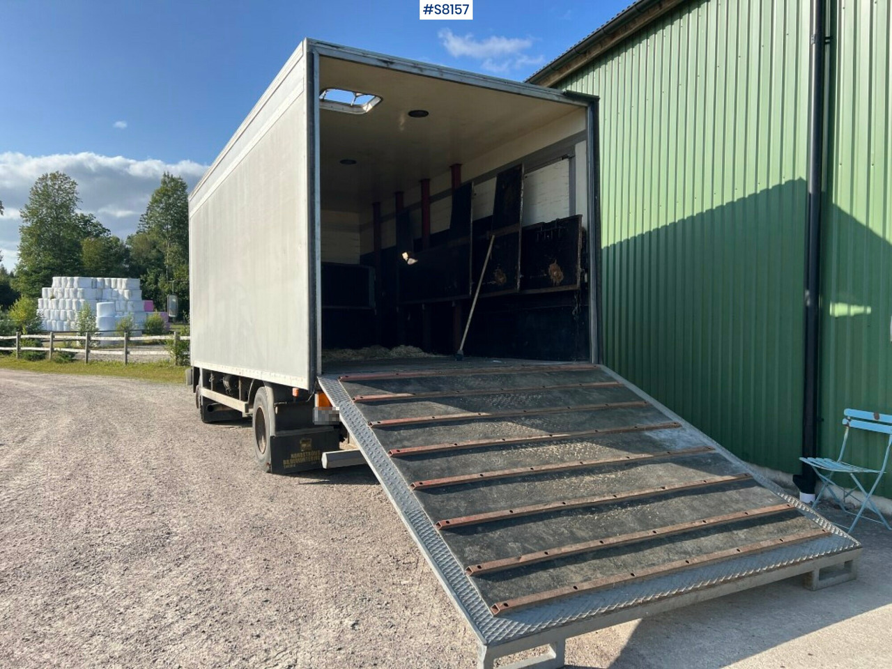 Rebuild boxtruck Volvo FL 608 to a horsetruck - SEE VIDEO - Φορτηγό μεταφοράς αλόγων: φωτογραφία 4 Rebuild boxtruck Volvo FL 608 to a horsetruck - SEE VIDEO - Φορτηγό μεταφοράς αλόγων: φωτογραφία 4