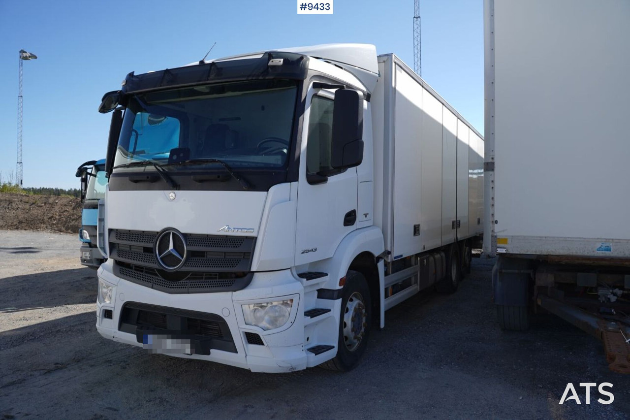 Refrigerated Box truck Mercedes Antos with tail lift (SEE VIDEO) - Φορτηγό ψυγείο: φωτογραφία 1 Refrigerated Box truck Mercedes Antos with tail lift (SEE VIDEO) - Φορτηγό ψυγείο: φωτογραφία 1