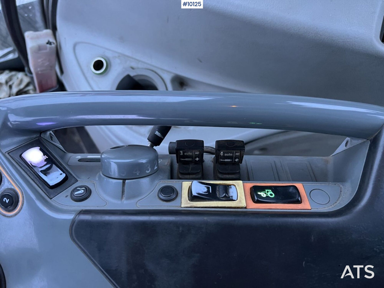 Δημοτικό τρακτέρ VALTRA T213 Tractor with plowing equipment: φωτογραφία 49 Δημοτικό τρακτέρ VALTRA T213 Tractor with plowing equipment: φωτογραφία 49