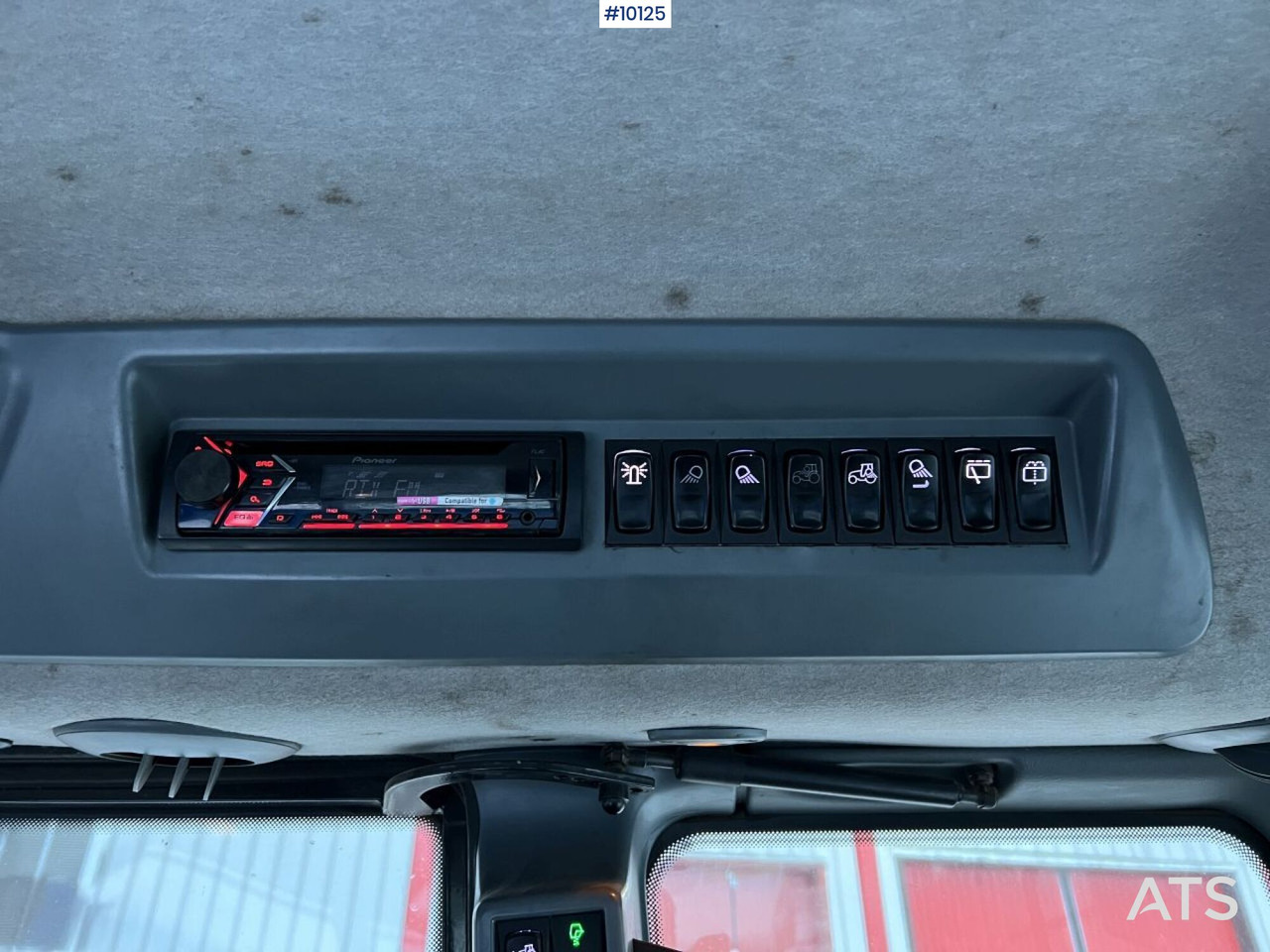 Δημοτικό τρακτέρ VALTRA T213 Tractor with plowing equipment: φωτογραφία 45 Δημοτικό τρακτέρ VALTRA T213 Tractor with plowing equipment: φωτογραφία 45