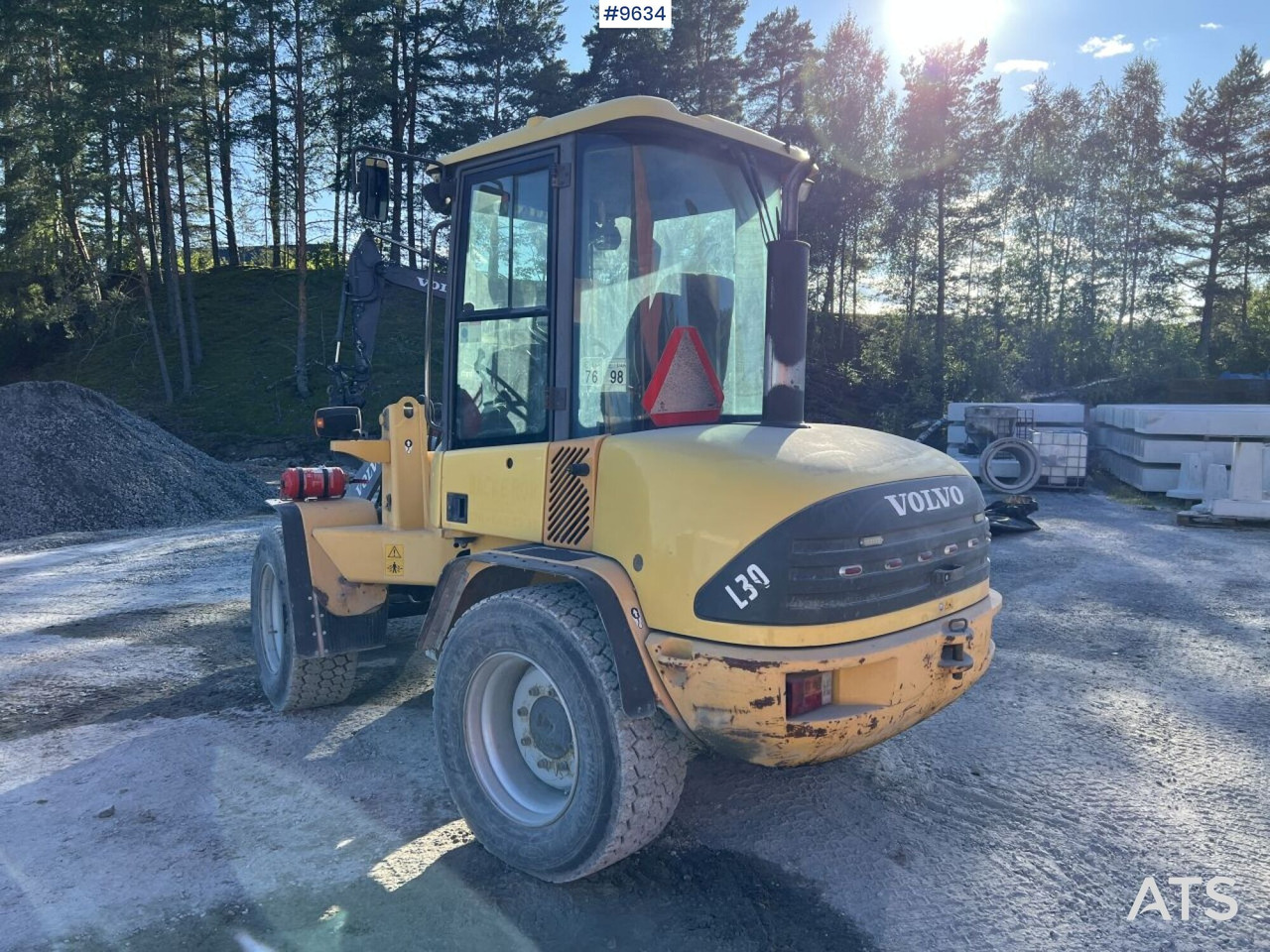 Volvo L30Z Wheel loader with multiple attachments - Ελαστιχοφόρος φορτωτής: φωτογραφία 4 Volvo L30Z Wheel loader with multiple attachments - Ελαστιχοφόρος φορτωτής: φωτογραφία 4