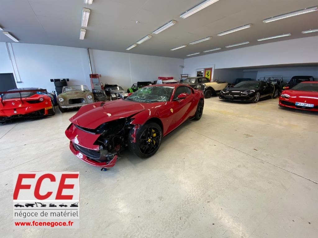 Ferrari 812 SUPERFAST / ROSSO 70ANNI endommagé - Αυτοκίνητο: φωτογραφία 1 Ferrari 812 SUPERFAST / ROSSO 70ANNI endommagé - Αυτοκίνητο: φωτογραφία 1
