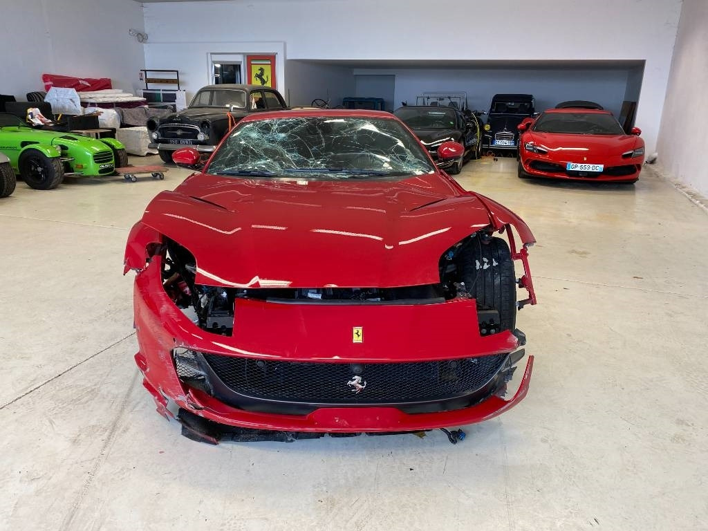 Ferrari 812 SUPERFAST / ROSSO 70ANNI endommagé - Αυτοκίνητο: φωτογραφία 3 Ferrari 812 SUPERFAST / ROSSO 70ANNI endommagé - Αυτοκίνητο: φωτογραφία 3