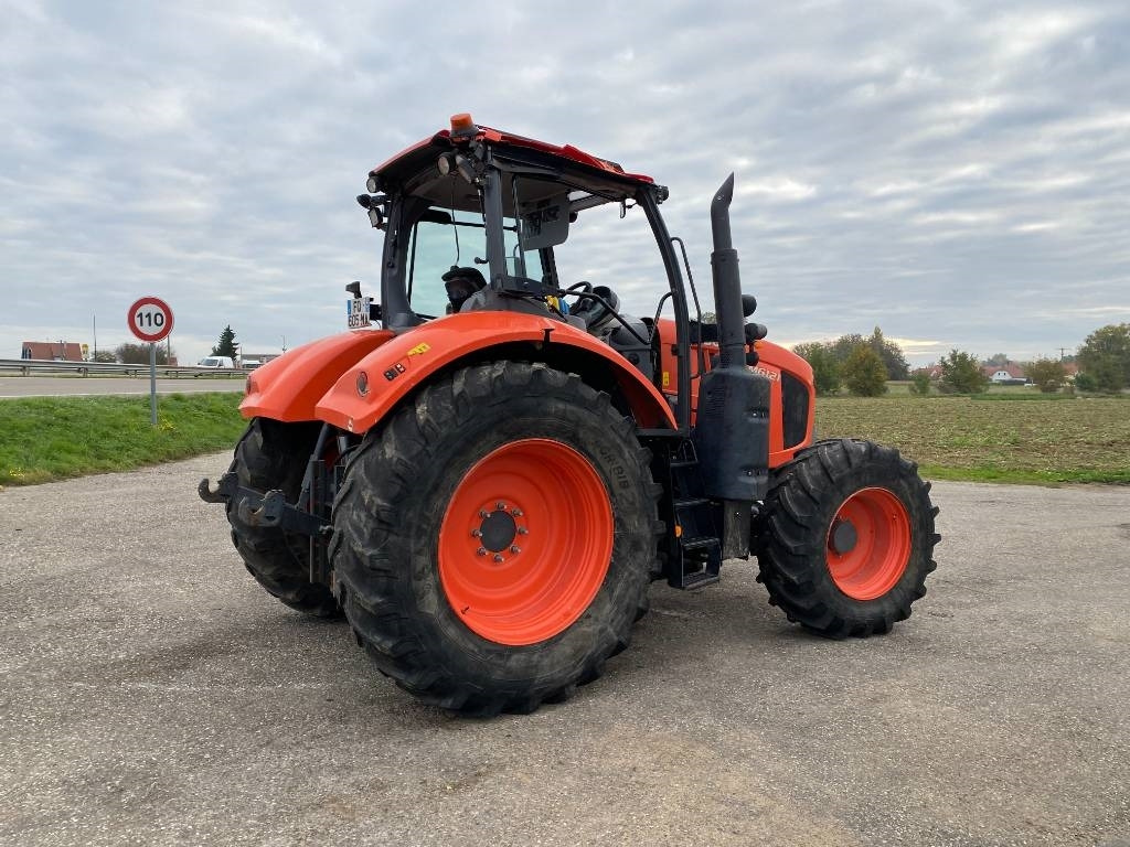 Kubota M6121 Carte Grise Française endommagé - Τρακτέρ: φωτογραφία 4 Kubota M6121 Carte Grise Française endommagé - Τρακτέρ: φωτογραφία 4