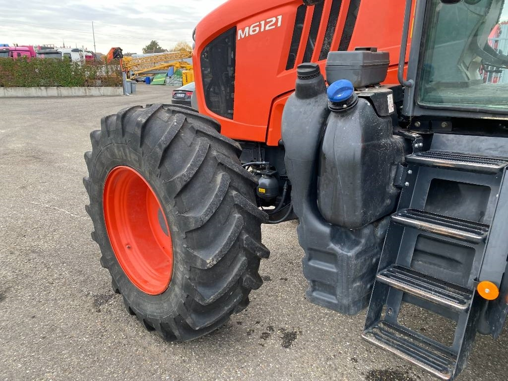 Τρακτέρ Kubota M6121 Carte Grise Française endommagé: φωτογραφία 22 Τρακτέρ Kubota M6121 Carte Grise Française endommagé: φωτογραφία 22