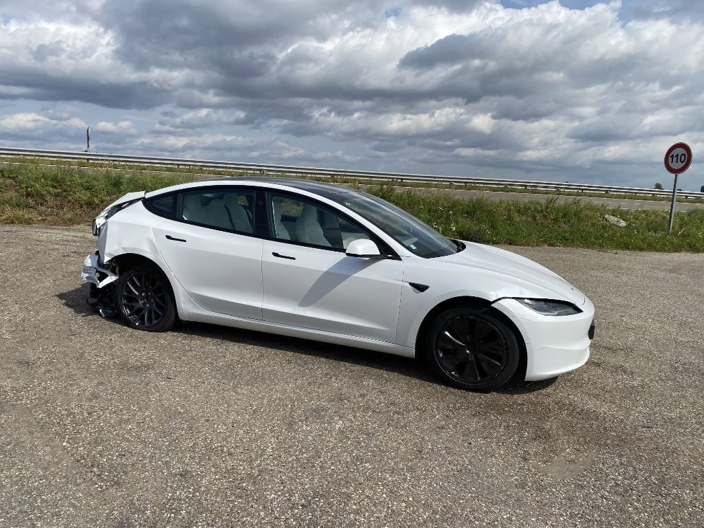 Tesla MODEL 3 5YJ3 Carte Grise Française endommagée - Αυτοκίνητο: φωτογραφία 3 Tesla MODEL 3 5YJ3 Carte Grise Française endommagée - Αυτοκίνητο: φωτογραφία 3