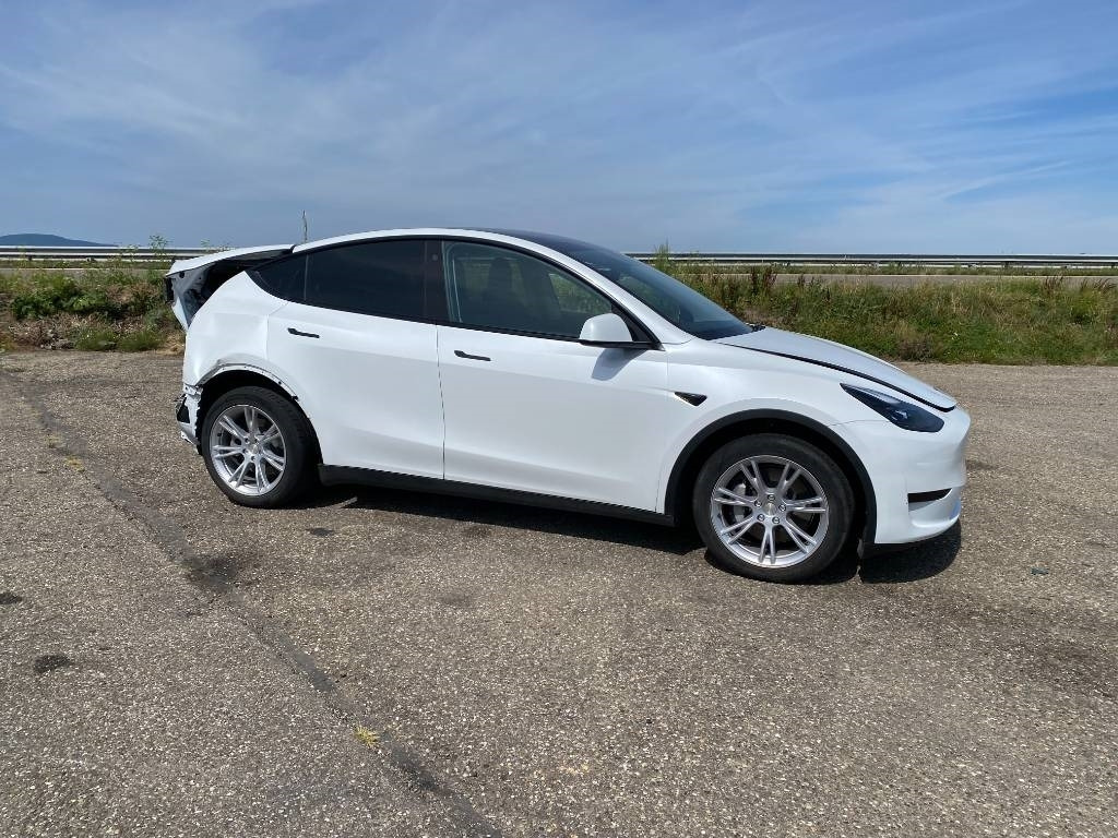 Tesla Model Y RWD / Origine Française endommagée - Αυτοκίνητο: φωτογραφία 3 Tesla Model Y RWD / Origine Française endommagée - Αυτοκίνητο: φωτογραφία 3