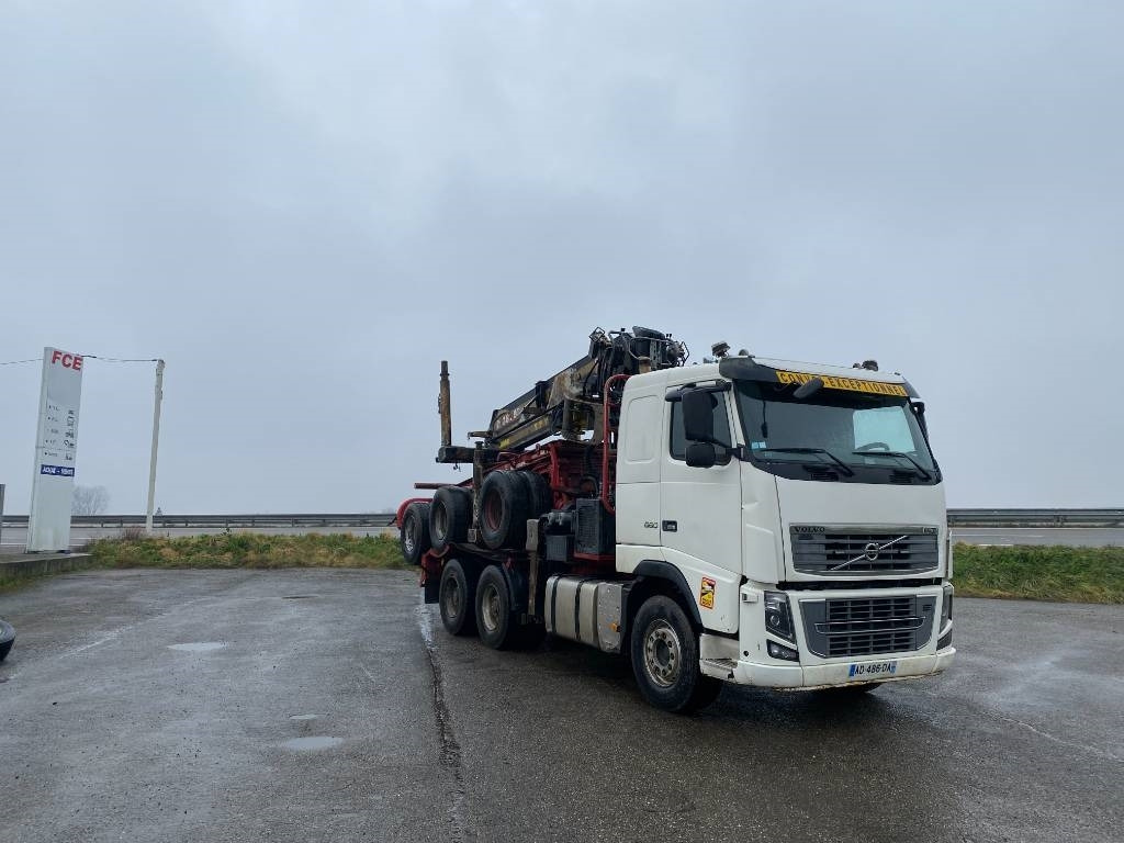Volvo FH 660 RETARDER /DIEBOLT D2887 2017 endommagé - Φορτηγό ξυλείας: φωτογραφία 4 Volvo FH 660 RETARDER /DIEBOLT D2887 2017 endommagé - Φορτηγό ξυλείας: φωτογραφία 4