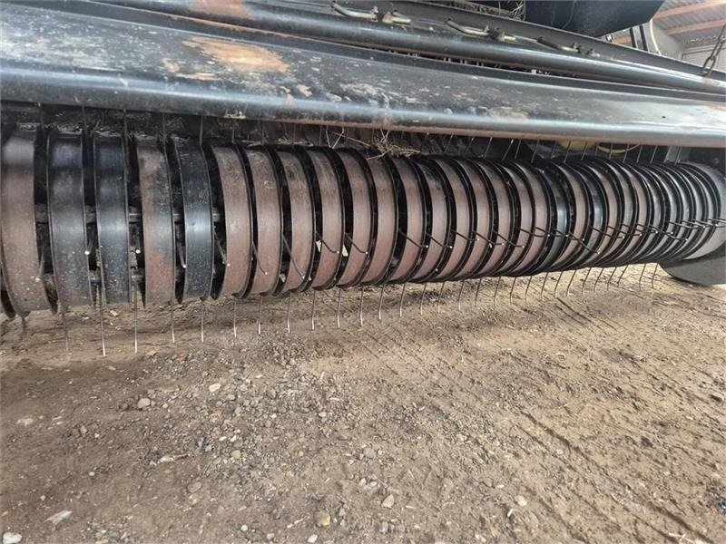 New Holland BR7070 med rotorsnitter Snitter - Χορτοδετική μηχανή στρόγγυλης μπάλας: φωτογραφία 4 New Holland BR7070 med rotorsnitter Snitter - Χορτοδετική μηχανή στρόγγυλης μπάλας: φωτογραφία 4