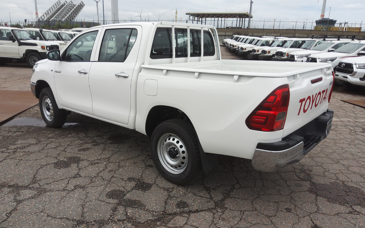 Toyota Hilux / Revo Pick-up double cabin pack security 2.4L Turbo Diesel Manual - Ημιφορτηγό: φωτογραφία 4 Toyota Hilux / Revo Pick-up double cabin pack security 2.4L Turbo Diesel Manual - Ημιφορτηγό: φωτογραφία 4