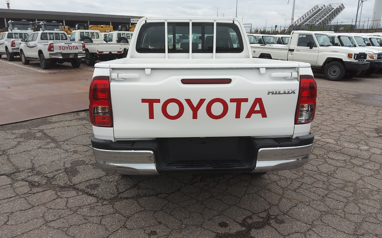 Toyota Hilux / Revo Pick-up double cabin pack security 2.4L Turbo Diesel Manual - Ημιφορτηγό: φωτογραφία 5 Toyota Hilux / Revo Pick-up double cabin pack security 2.4L Turbo Diesel Manual - Ημιφορτηγό: φωτογραφία 5