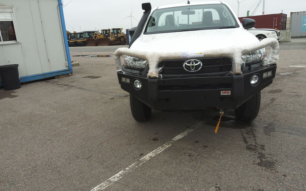 Toyota Hilux / Revo RHD Pick-up single Cab 2.8L Diesel Manual - Ημιφορτηγό: φωτογραφία 2 Toyota Hilux / Revo RHD Pick-up single Cab 2.8L Diesel Manual - Ημιφορτηγό: φωτογραφία 2