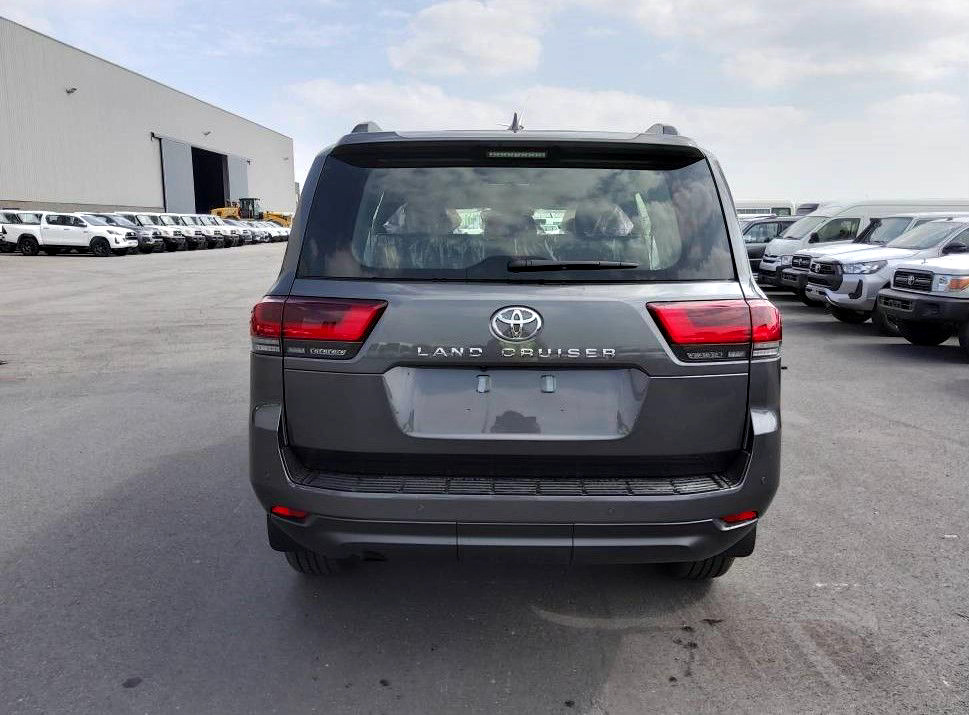 Toyota Land Cruiser 300 V6 VXR ZX 7 SEATERS / PLACES 3.5L Petrol Automatic AEOB - Αυτοκίνητο: φωτογραφία 4 Toyota Land Cruiser 300 V6 VXR ZX 7 SEATERS / PLACES 3.5L Petrol Automatic AEOB - Αυτοκίνητο: φωτογραφία 4