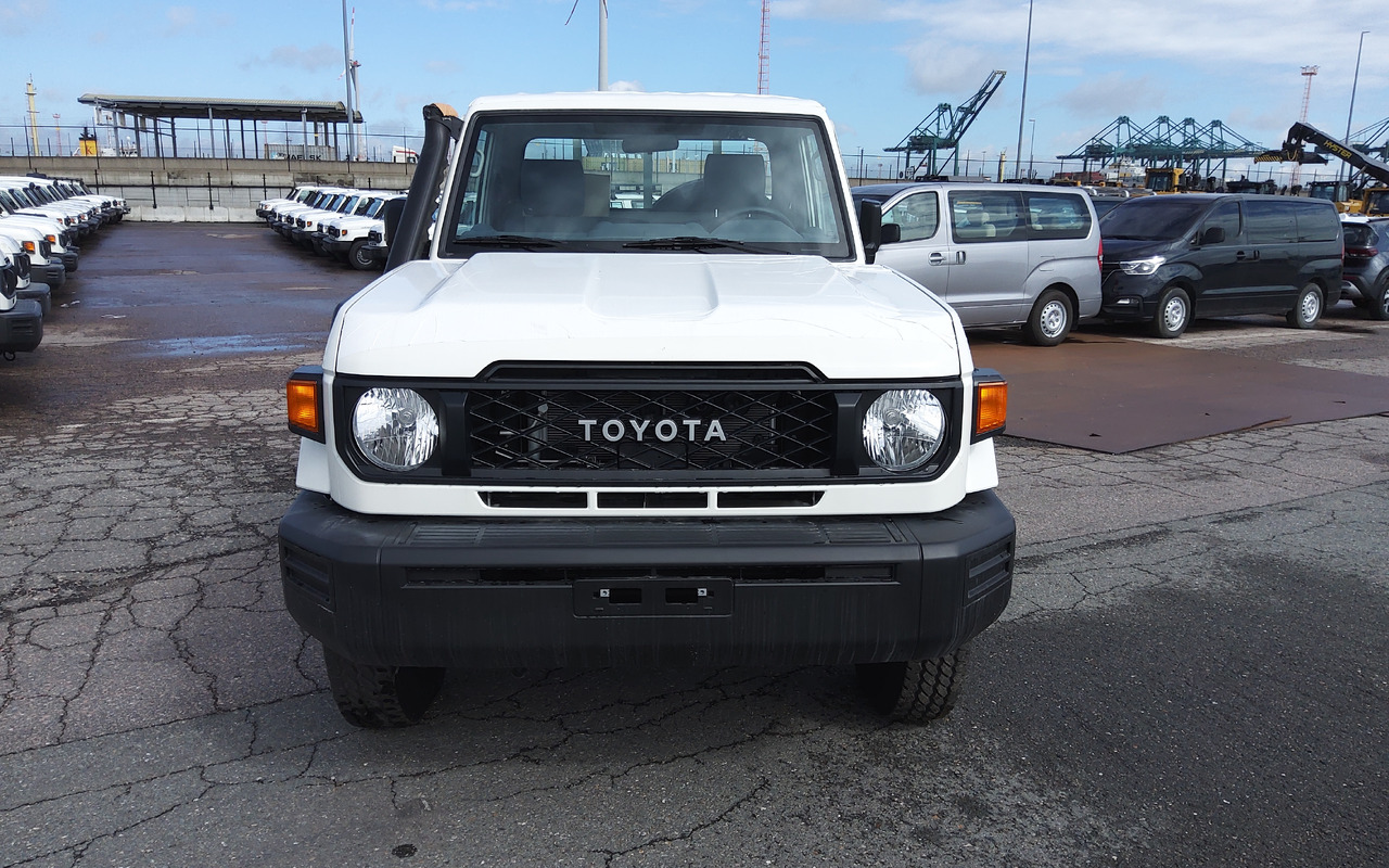 Toyota Land cruiser 79 hzj 79 single cab 4.2L Diesel Manual FACELIFT DIFF LOCK+FREEWHEEL HUB - Ημιφορτηγό: φωτογραφία 4 Toyota Land cruiser 79 hzj 79 single cab 4.2L Diesel Manual FACELIFT DIFF LOCK+FREEWHEEL HUB - Ημιφορτηγό: φωτογραφία 4