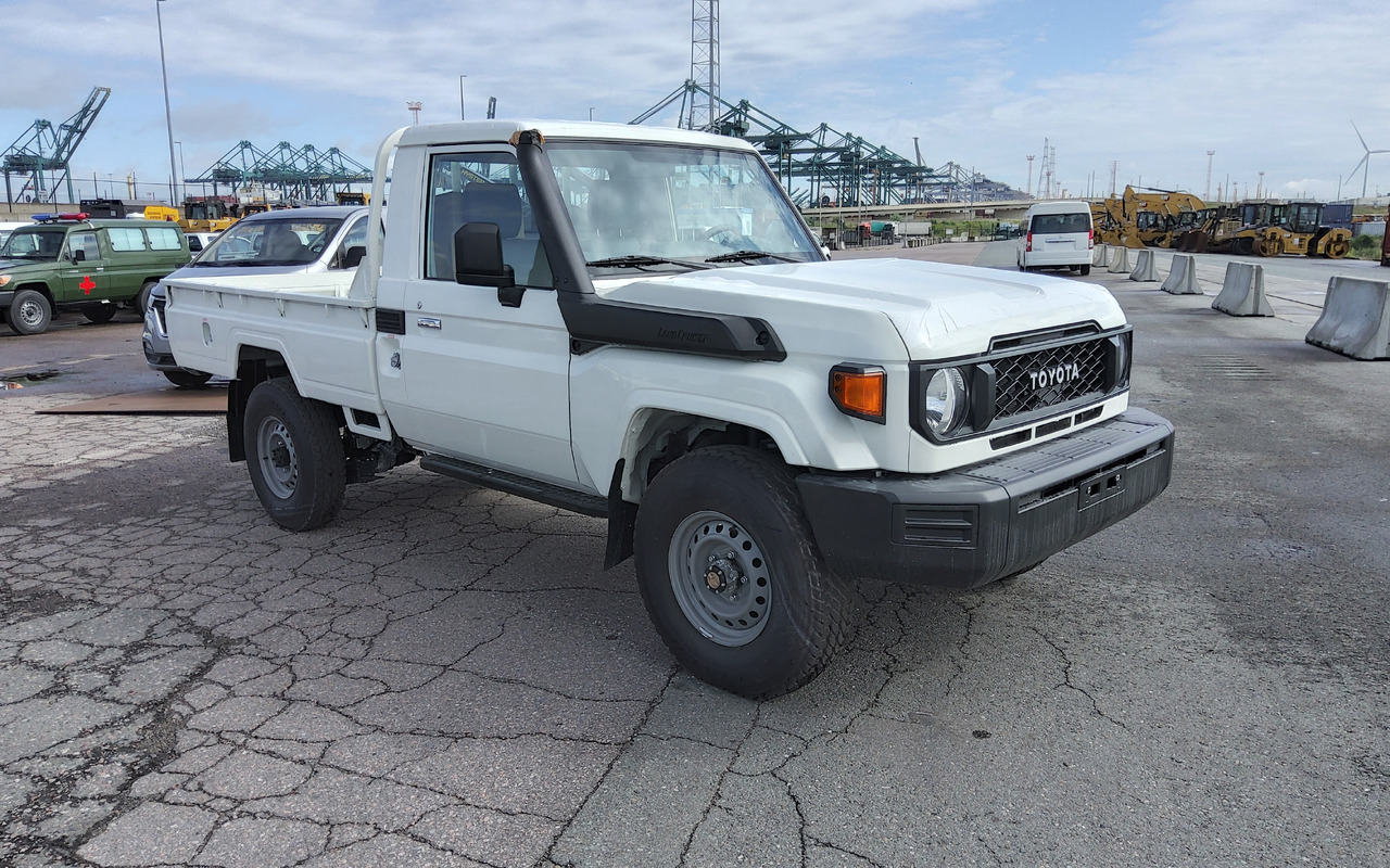 Toyota Land cruiser 79 hzj 79 single cab 4.2L Diesel Manual FACELIFT DIFF LOCK+FREEWHEEL HUB - Ημιφορτηγό: φωτογραφία 3 Toyota Land cruiser 79 hzj 79 single cab 4.2L Diesel Manual FACELIFT DIFF LOCK+FREEWHEEL HUB - Ημιφορτηγό: φωτογραφία 3