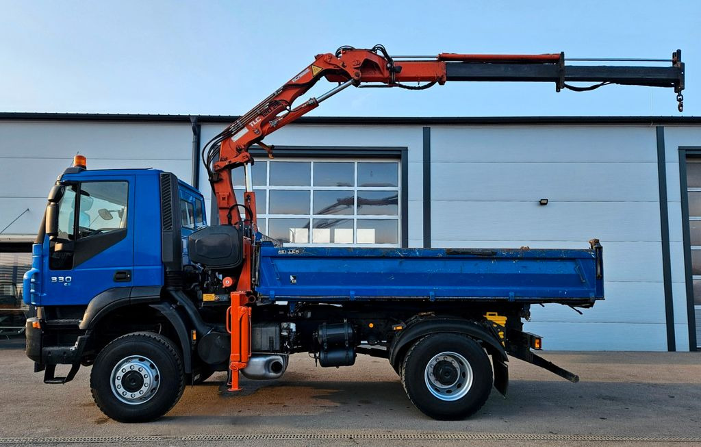 Iveco Trakker 190T33 4x4 Euro5 Kran Atlas 120.2E Funk Iveco Trakker 190T33 4x4 Euro5 Kran Atlas 120.2E Funk - Φορτηγό ανατρεπόμενο, Φορτηγό με γερανό: φωτογραφία 2 Iveco Trakker 190T33 4x4 Euro5 Kran Atlas 120.2E Funk Iveco Trakker 190T33 4x4 Euro5 Kran Atlas 120.2E Funk - Φορτηγό ανατρεπόμενο, Φορτηγό με γερανό: φωτογραφία 2