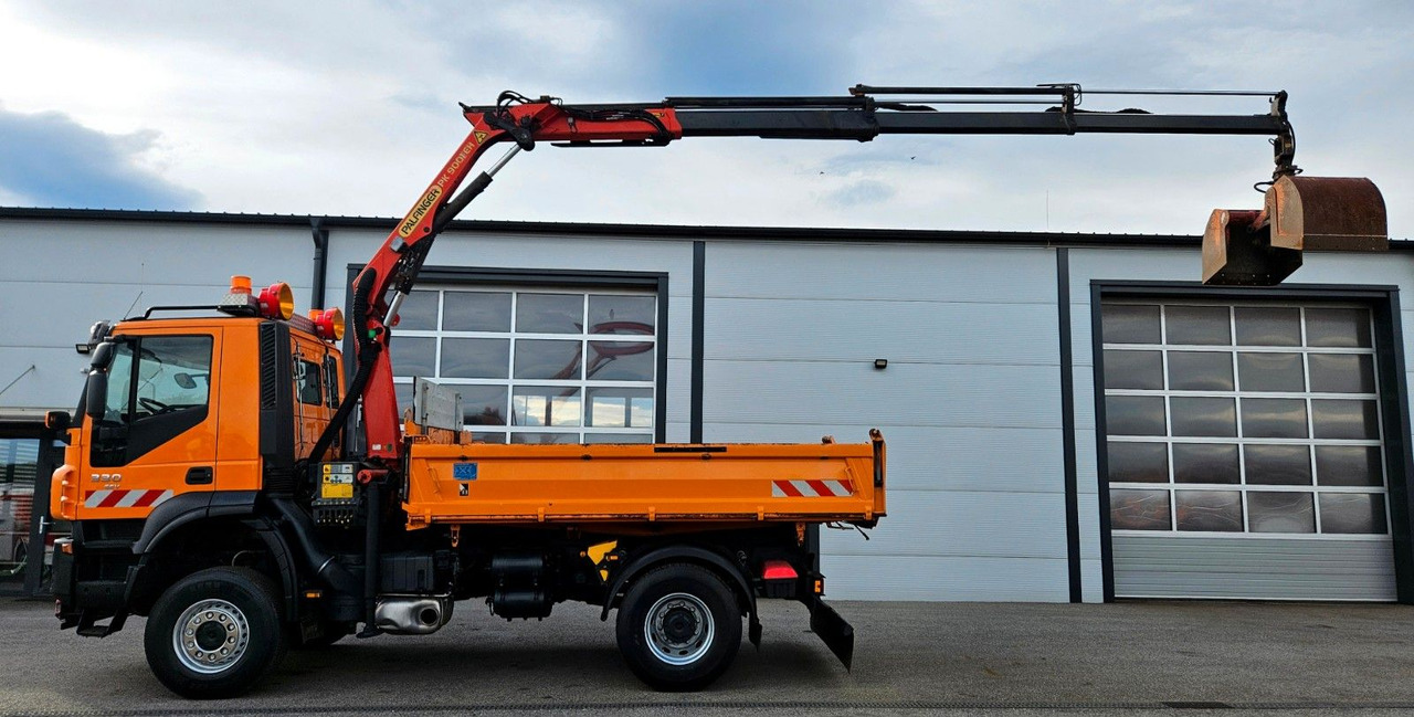 Iveco Trakker 190T33 4x4 Euro5 Kran Palfinger Funk - Φορτηγό ανατρεπόμενο, Φορτηγό με γερανό: φωτογραφία 2 Iveco Trakker 190T33 4x4 Euro5 Kran Palfinger Funk - Φορτηγό ανατρεπόμενο, Φορτηγό με γερανό: φωτογραφία 2