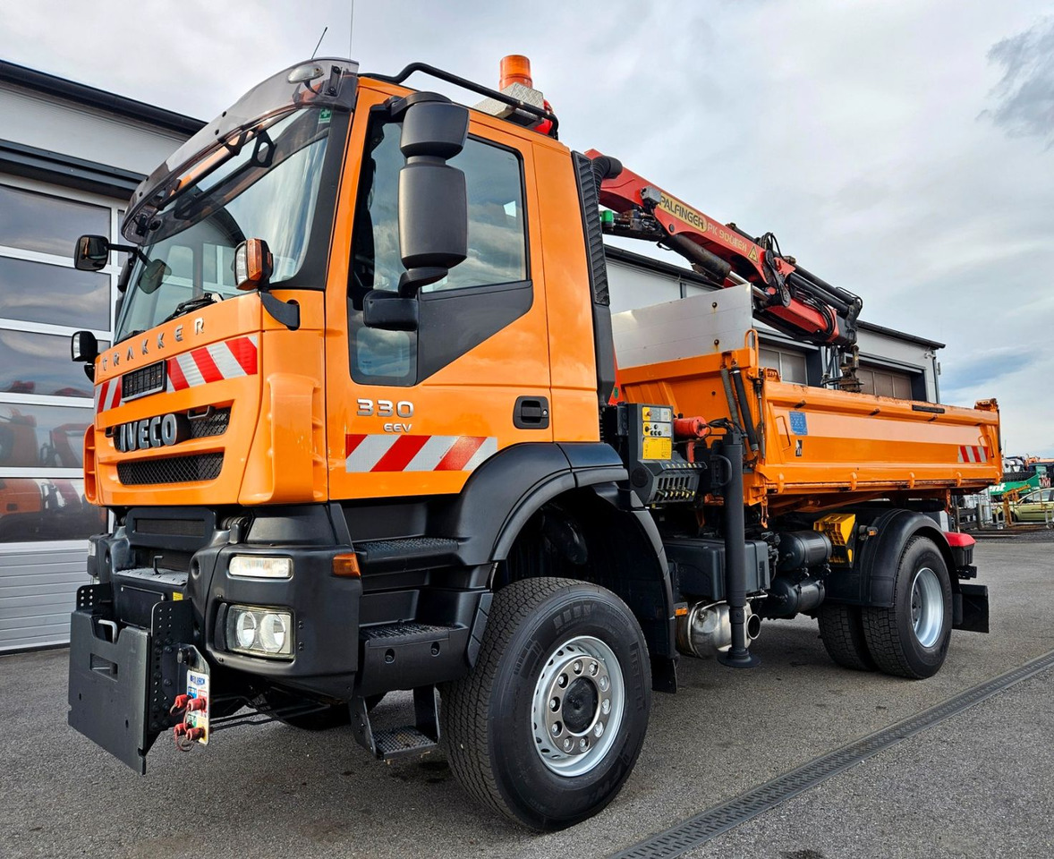 Iveco Trakker 190T33 4x4 Euro5 Kran Palfinger Funk - Φορτηγό ανατρεπόμενο, Φορτηγό με γερανό: φωτογραφία 4 Iveco Trakker 190T33 4x4 Euro5 Kran Palfinger Funk - Φορτηγό ανατρεπόμενο, Φορτηγό με γερανό: φωτογραφία 4