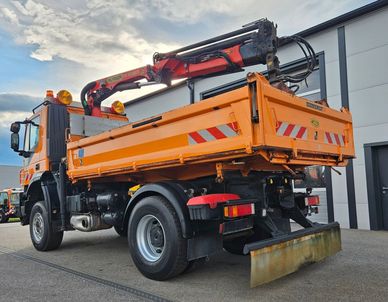 Iveco Trakker 190T33 4x4 Euro5 Kran Palfinger Funk - Φορτηγό ανατρεπόμενο, Φορτηγό με γερανό: φωτογραφία 4 Iveco Trakker 190T33 4x4 Euro5 Kran Palfinger Funk - Φορτηγό ανατρεπόμενο, Φορτηγό με γερανό: φωτογραφία 4