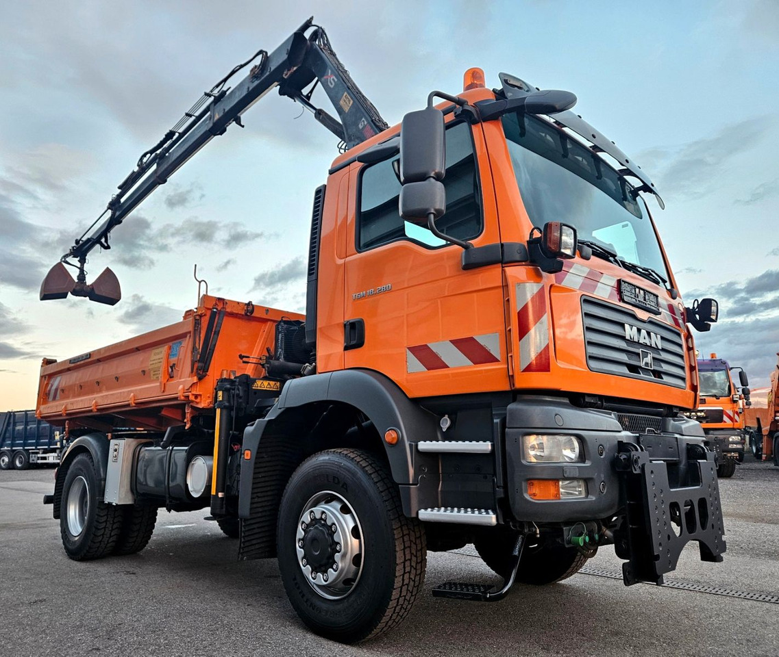 MAN TGM 18.280 4x4 HIAB 111-3 Funk Kran Winterdienst - Φορτηγό ανατρεπόμενο, Φορτηγό με γερανό: φωτογραφία 3 MAN TGM 18.280 4x4 HIAB 111-3 Funk Kran Winterdienst - Φορτηγό ανατρεπόμενο, Φορτηγό με γερανό: φωτογραφία 3